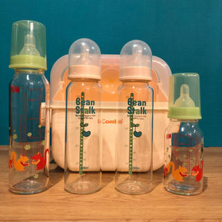 コンビ(combi)の哺乳瓶4本 ＋ コンビ 電子レンジ除菌&保管ケース(哺乳ビン)