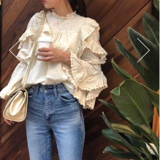 マウジー(moussy)の今季新作♡MOUSSY LACE RUFFLE ブラウス♡レースフリルブラウス(シャツ/ブラウス(長袖/七分))