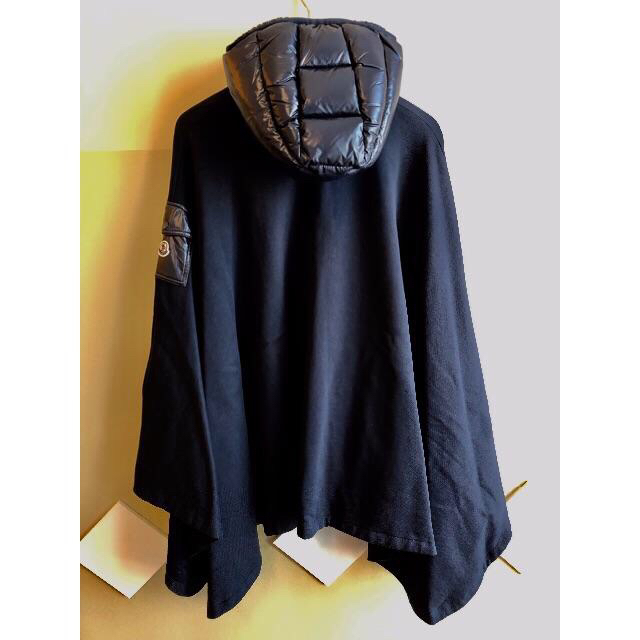 MONCLER(モンクレール)のMONCLER MAGLIA 17/18 ポンチョ参考価格115,000円 レディースのジャケット/アウター(ポンチョ)の商品写真