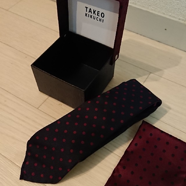 TAKEO KIKUCHI(タケオキクチ)のタケオキクチ ネクタイ 水玉 ハンカチ  ギフトボックス メンズのファッション小物(ネクタイ)の商品写真