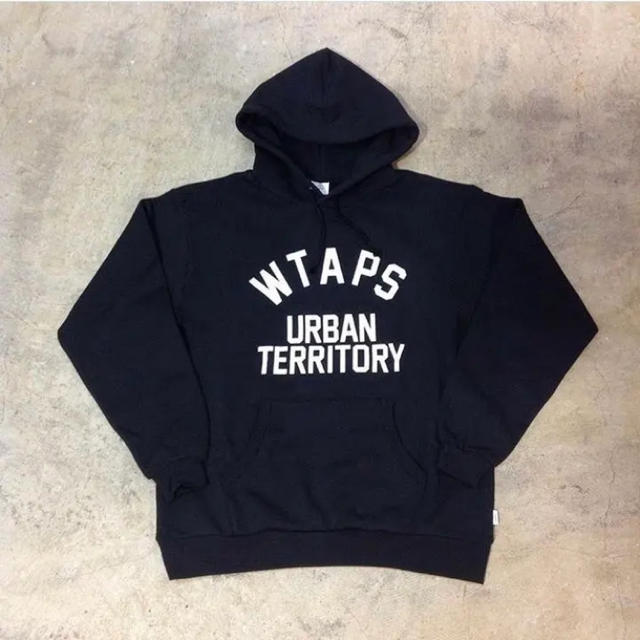 wtaps パーカー