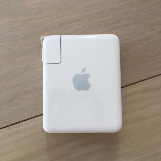 マック(Mac (Apple))のAirMac express base station と書いてあります(PC周辺機器)