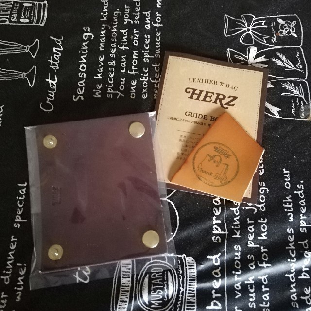 HERZ(ヘルツ)の新品未使用　ヘルツ　持ち手ホルダー ハンドメイドの素材/材料(各種パーツ)の商品写真