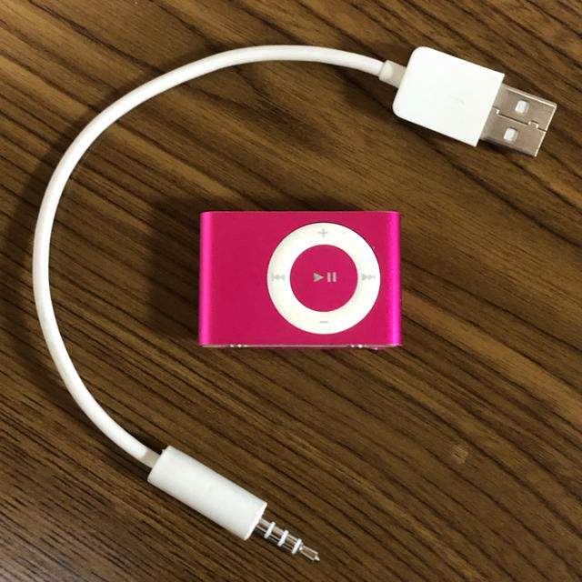 Apple(アップル)のiPod shuffle 2ndGEN［1GB］ スマホ/家電/カメラのオーディオ機器(ポータブルプレーヤー)の商品写真