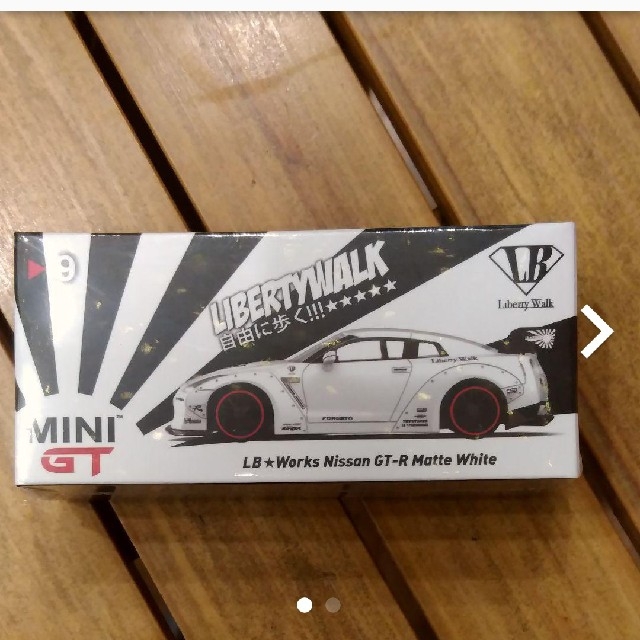 日産(ニッサン)のMINI GT 1/64 LB★WORKS GT-R マットホワイト RHD エンタメ/ホビーのおもちゃ/ぬいぐるみ(ミニカー)の商品写真