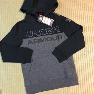 アンダーアーマー(UNDER ARMOUR)の新品 アンダーアーマー 130cm YSM パーカー トレーナー アウター (Tシャツ/カットソー)