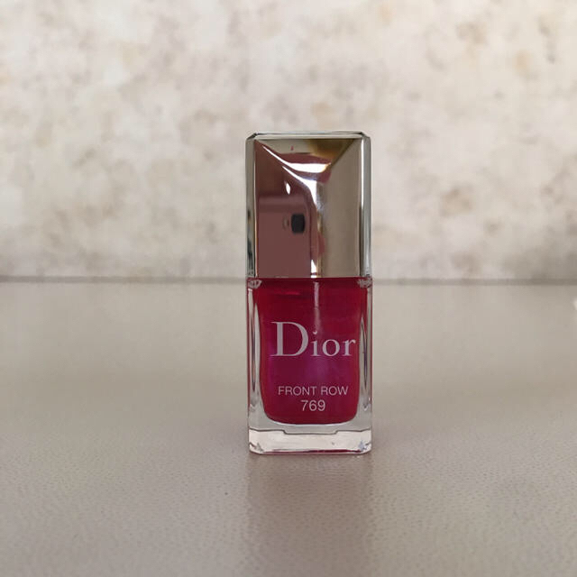 Dior(ディオール)のDior ディオール ヴェルニ ♡ネイルエナメル♡マニキュア コスメ/美容のネイル(マニキュア)の商品写真