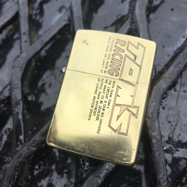 ZIPPO(ジッポー)のジッポ トムス トヨタ レーシング レース タバコ 車 メンズのファッション小物(タバコグッズ)の商品写真