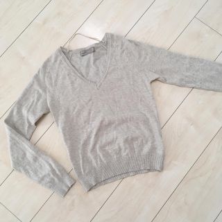 ザラ(ZARA)のザラ Ｖネック ニット 春(ニット/セーター)