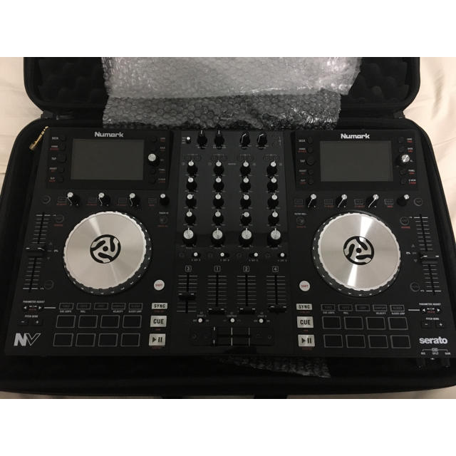 Numark NV （UDG製ケース付きほぼ未使用品）※購入価格¥88,000  楽器のDJ機器(PCDJ)の商品写真