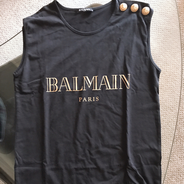 BALMAIN(バルマン)のバルマン(出品迷い中) レディースのトップス(Tシャツ(半袖/袖なし))の商品写真