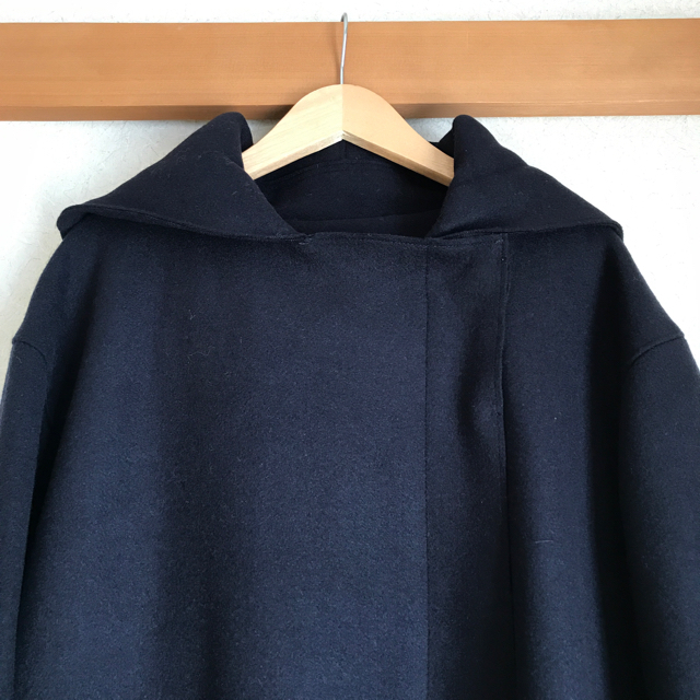新品未使用 薄手 ロングコート 濃紺 M INNOWAVE レディースのジャケット/アウター(スプリングコート)の商品写真