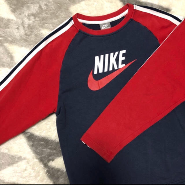 NIKE(ナイキ)のNIKE トレーナー 150cm キッズ/ベビー/マタニティのキッズ服男の子用(90cm~)(ジャケット/上着)の商品写真