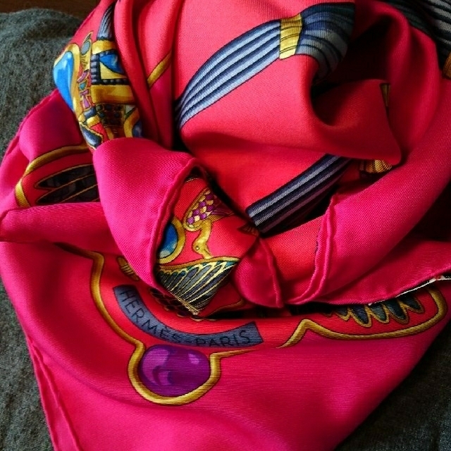 Hermes(エルメス)のla mienne様専用 美品 エルメススカーフ90cm レディースのファッション小物(バンダナ/スカーフ)の商品写真