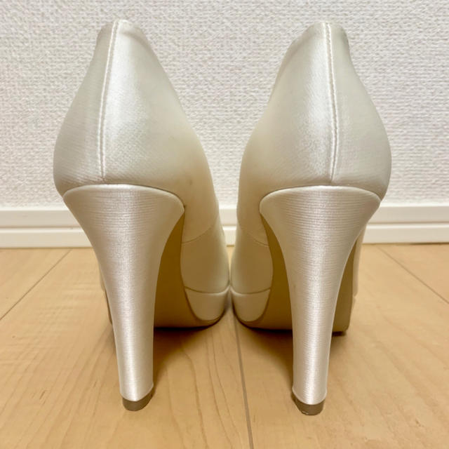 Vera Wang(ヴェラウォン)の再値下げ！BENIR(ベニル) ウェディングシューズ 22.5 レディースの靴/シューズ(ハイヒール/パンプス)の商品写真