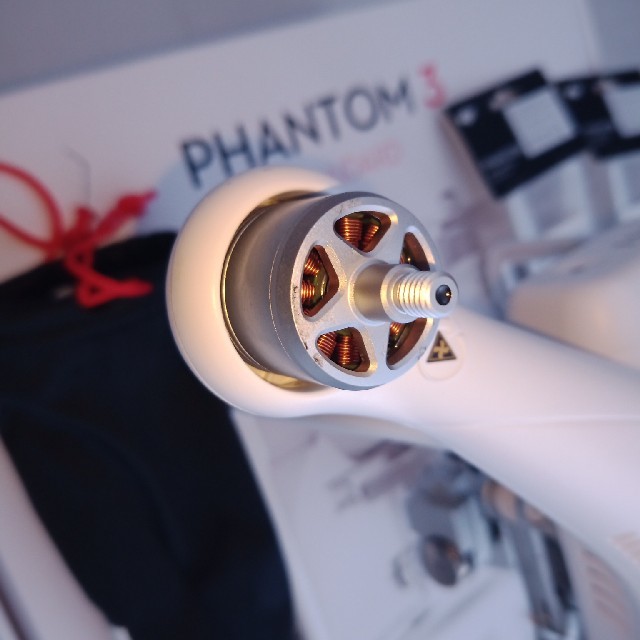 DJI Phantom 3 standard 空撮ドローン ファントム３ホビーラジコン
