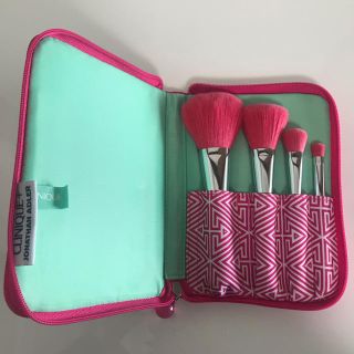 新品未使用CLINIQUE［クリニーク］メイクブラシセット Amazon.co.jp: コスメブラシセット クリニーク/セットメイク