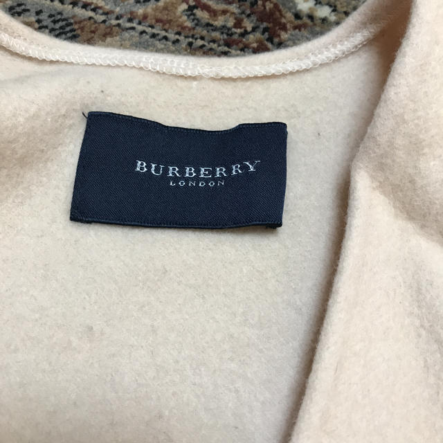 BURBERRY(バーバリー)のsachi様専用＊バーバリーロンドン＊ベージュのポンチョ レディースのジャケット/アウター(ポンチョ)の商品写真