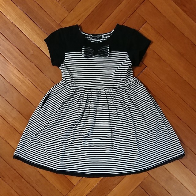 BeBe(ベベ)の【専用】BeBe 半袖ワンピース 120 キッズ/ベビー/マタニティのキッズ服女の子用(90cm~)(ワンピース)の商品写真