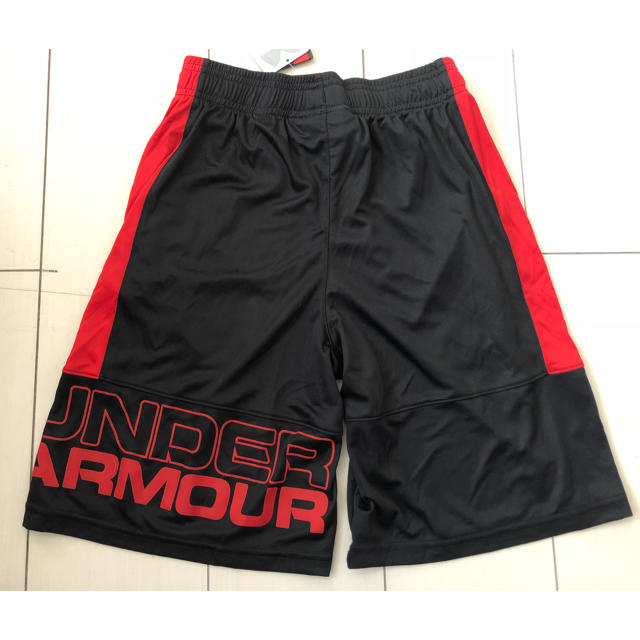 UNDER ARMOUR(アンダーアーマー)のちあ様専用アンダーアーマーHG☆ジュニア テックショーツ【YMD】 キッズ/ベビー/マタニティのキッズ服男の子用(90cm~)(パンツ/スパッツ)の商品写真