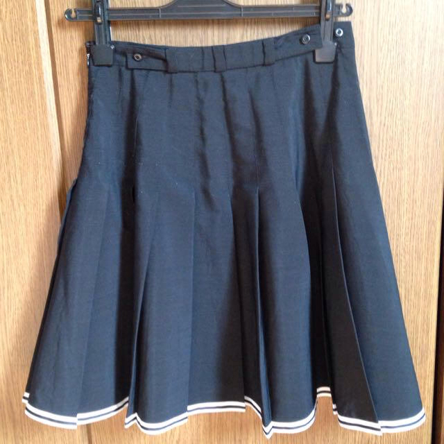 FRED PERRY(フレッドペリー)のフレッドペリー プリーツ入りスカート レディースのスカート(ひざ丈スカート)の商品写真