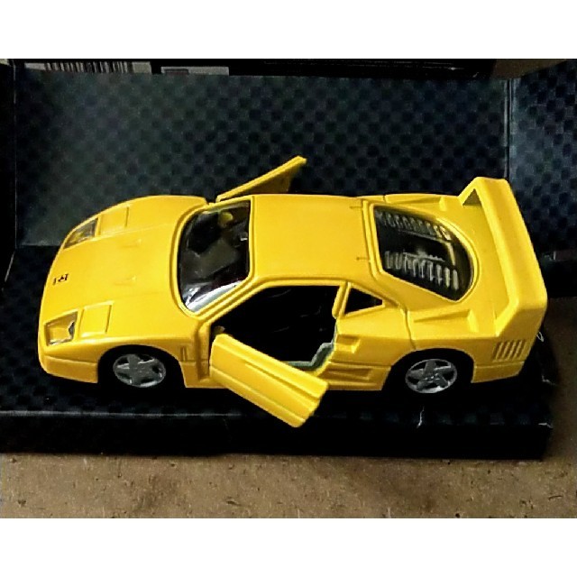 Ferrari(フェラーリ)の未使用 マイスト Maisto フェラーリ Ferrari F40 エンタメ/ホビーのおもちゃ/ぬいぐるみ(ミニカー)の商品写真