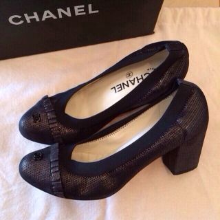 シャネル(CHANEL)のCHANEL CC付きフリルパンプス(ハイヒール/パンプス)