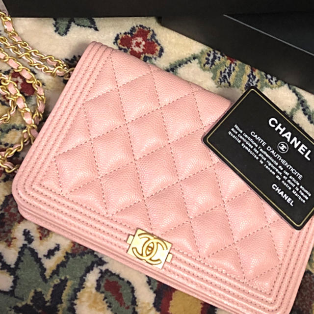 CHANEL(シャネル)の【専用】 CHANEL   チェーンウォレット 【未使用】 レディースのファッション小物(財布)の商品写真