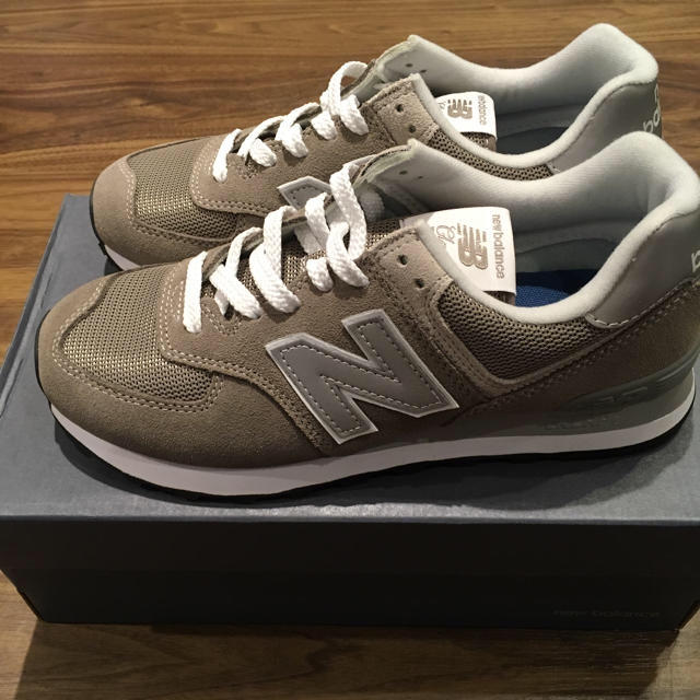 New Balance(ニューバランス)の箱なし新品ニューバランス  ML574  23cm レディースの靴/シューズ(スニーカー)の商品写真