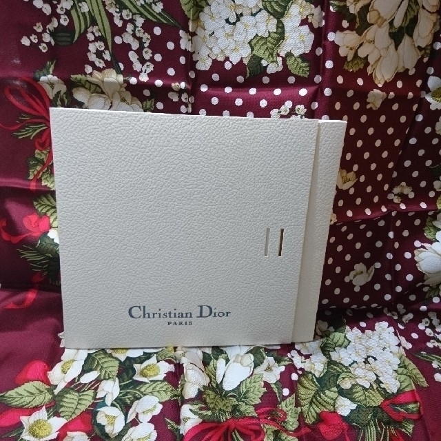 Christian Diorスカーフsilk100%made in Italy Christian Diorスカーフsilk100%made in Italy