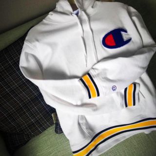 チャンピオン(Champion)のchampion ビックロゴ 新品 パーカー(パーカー)