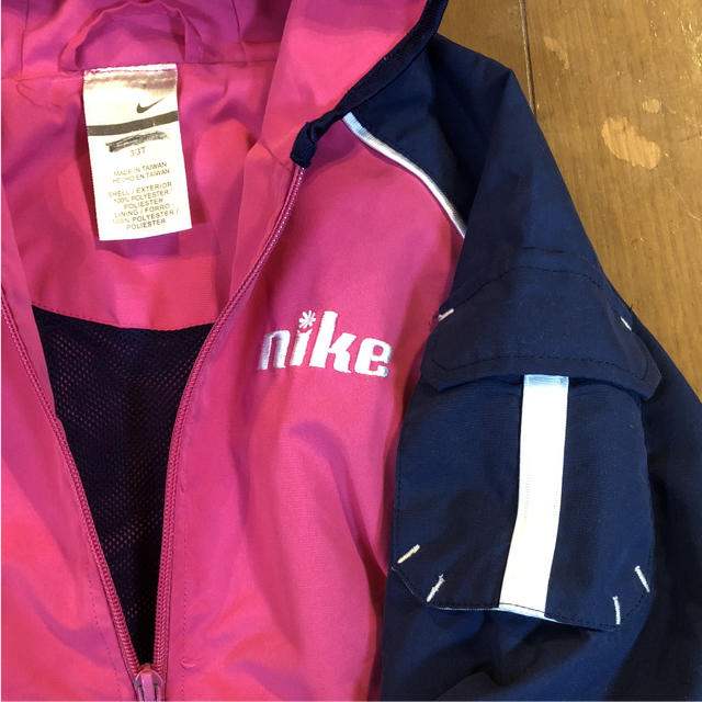 NIKE(ナイキ)のナイキ  3T (サイズ90から100くらい)  パーカー キッズ/ベビー/マタニティのキッズ服女の子用(90cm~)(ジャケット/上着)の商品写真