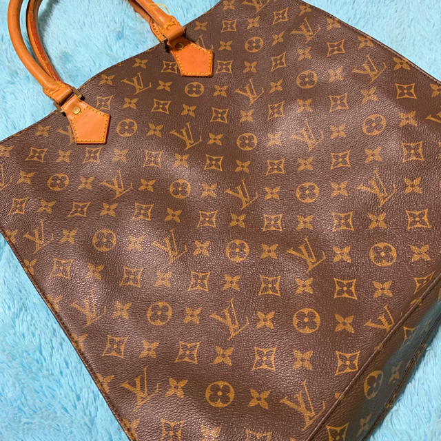 LOUIS VUITTON(ルイヴィトン)のVUITTONバック レディースのバッグ(トートバッグ)の商品写真