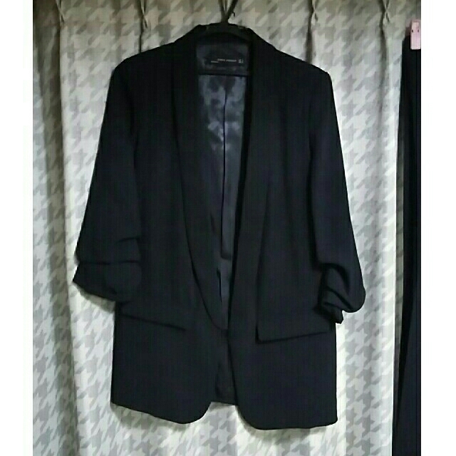 美品 ZARAクレープ地ブレザー black 2