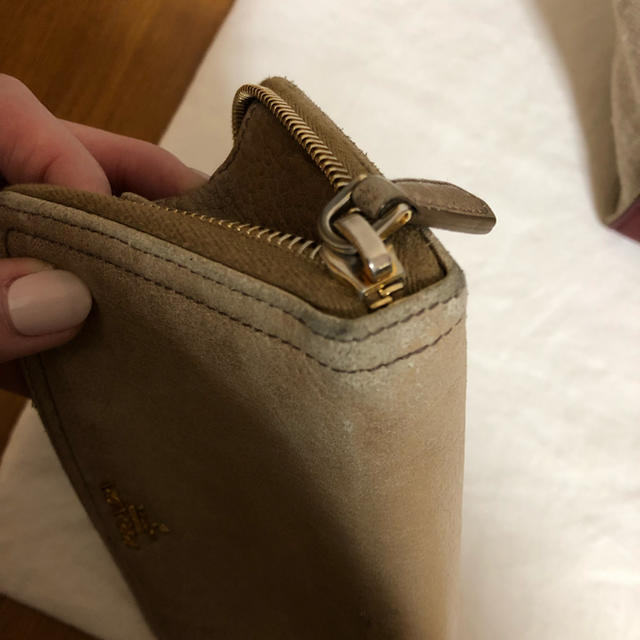 PRADA(プラダ)の【jin様専用】PRADA プラダ 長財布 ベージュ 山羊皮 メンズのファッション小物(長財布)の商品写真