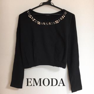 エモダ(EMODA)の新品 タグ付き EMODA パールビジュートップス ショート丈トップス (カットソー(長袖/七分))