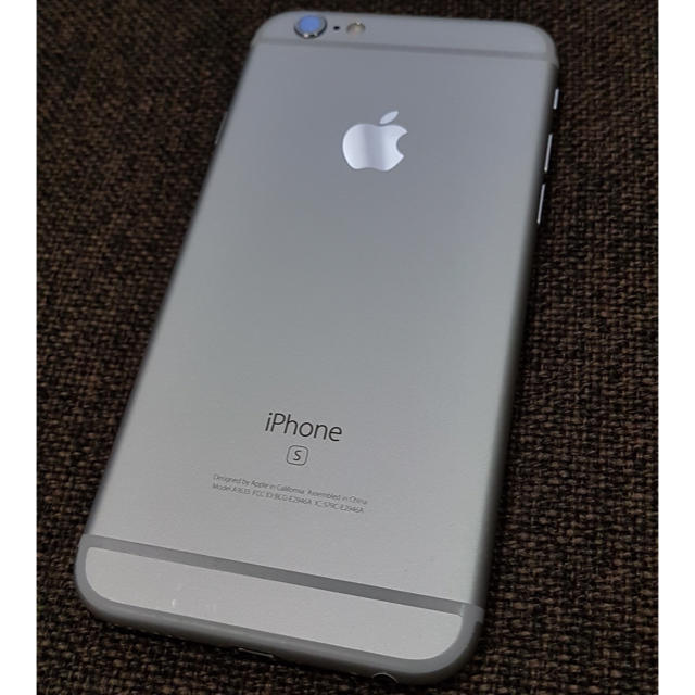 iPhone(アイフォーン)の海外版iPhone6s Silver 64GB SIMフリー シャッター音無し スマホ/家電/カメラのスマートフォン/携帯電話(スマートフォン本体)の商品写真