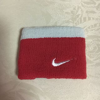 ナイキ(NIKE)のNIKE✨リストバンド (赤 ①)(バングル/リストバンド)