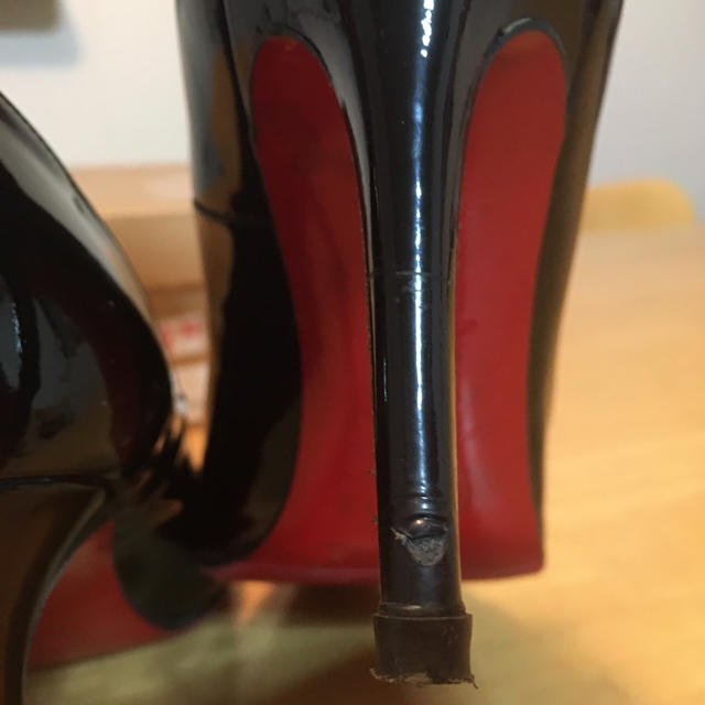 Christian Louboutin(クリスチャンルブタン)のクリスチャンルブタン  パテント レザーパンプス ヒール レディースの靴/シューズ(ハイヒール/パンプス)の商品写真