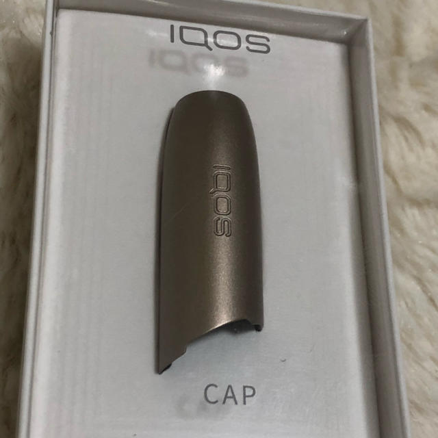 IQOS(アイコス)の【ゴールド】iQOS3 ドアカバー キャップセット メンズのファッション小物(タバコグッズ)の商品写真