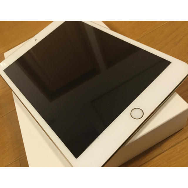 iPad(アイパッド)の【美品】iPad mini3 64GB WiFiモデル ゴールド 強化ガラス付き スマホ/家電/カメラのPC/タブレット(タブレット)の商品写真