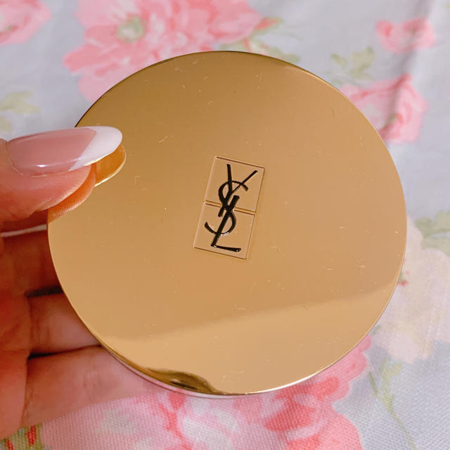 Yves Saint Laurent Beaute(イヴサンローランボーテ)のイヴ・サンローラン♡フェイスパウダー コスメ/美容のベースメイク/化粧品(フェイスパウダー)の商品写真