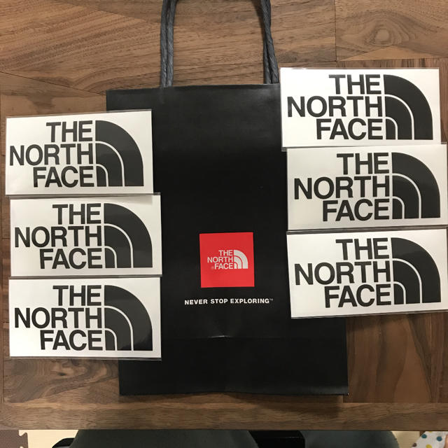 THE NORTH FACE(ザノースフェイス)の 1枚〜  【正規品】ザノースフェイス カッティングステッカー スポーツ/アウトドアのアウトドア(登山用品)の商品写真