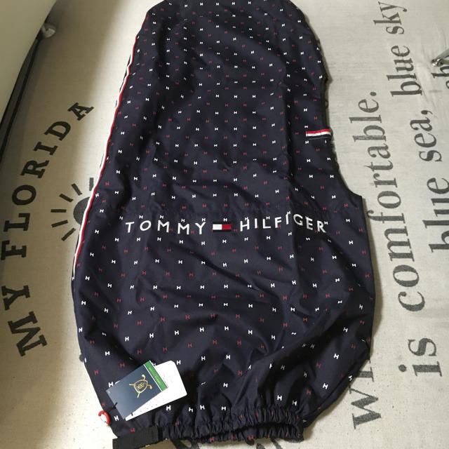 TOMMY HILFIGER(トミーヒルフィガー)のTOMMY HILFIGERキャデーバックカバー！新品kiki様ご予約 スポーツ/アウトドアのゴルフ(その他)の商品写真