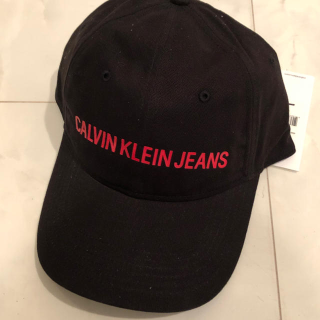 Calvin Klein(カルバンクライン)の 正規品 カルバンクライン キャップ ブラック レッド ロゴ フリー メンズの帽子(キャップ)の商品写真