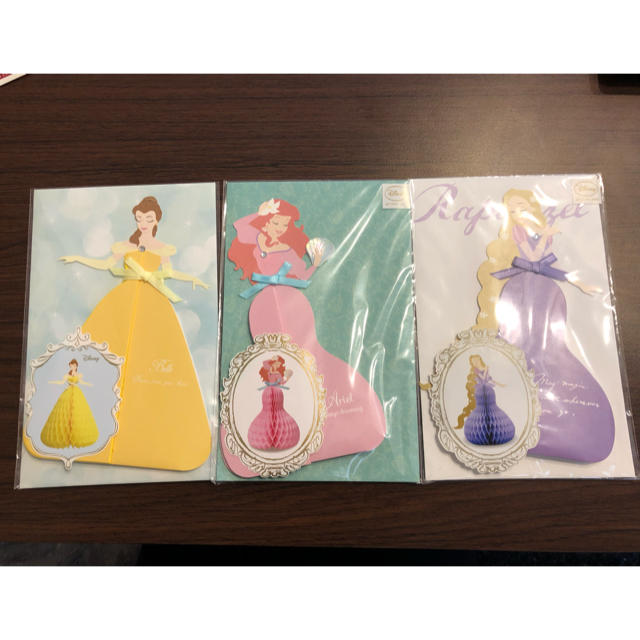 Disney(ディズニー)のドレス当てカード【5/28販売終了様専用】 ハンドメイドのウェディング(その他)の商品写真
