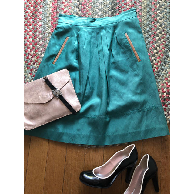 JUSGLITTY(ジャスグリッティー)の定価2万ジャスグリッティー リネン混綺麗エメラルドグリーン ふんわり上品 レディースのスカート(ひざ丈スカート)の商品写真