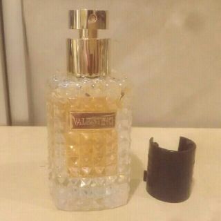 ヴァレンティノ(VALENTINO)のヴァレンティノ  ドンナ アクア オードトワレ 50ml(香水(女性用))