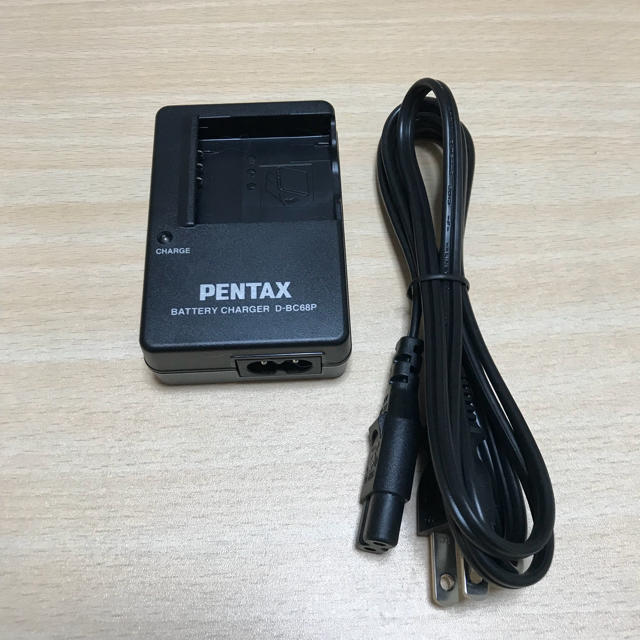 PENTAX(ペンタックス)のペンタックス PENTAX 充電器 D-BC68P スマホ/家電/カメラのカメラ(その他)の商品写真