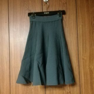 トゥービーシック(TO BE CHIC)のTO BE CHIC　ニットスカート　38サイズ(ひざ丈スカート)